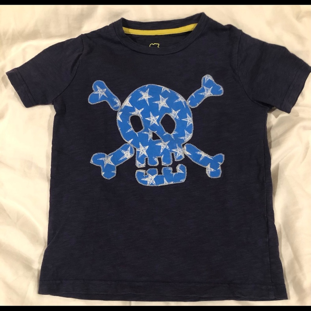 Mini Boden T shirt.  Appliqué.
